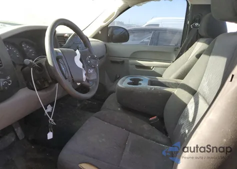 2010 Chevrolet Silverado C1500 z USA, uszkodzony, nr VIN 1GCPCPEXXAZ297120